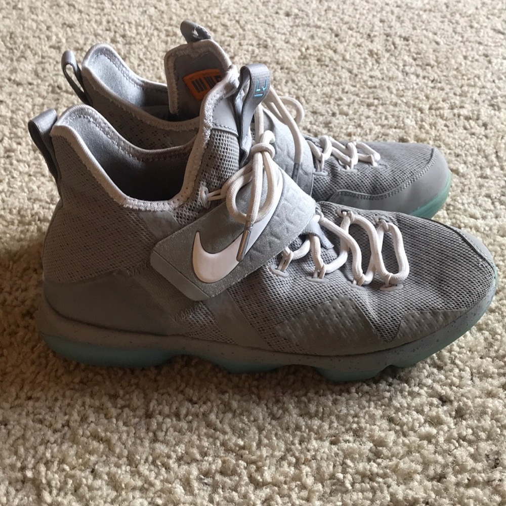 Nike Lebron James 14 Boys Basketball Shoes Sz 7Y